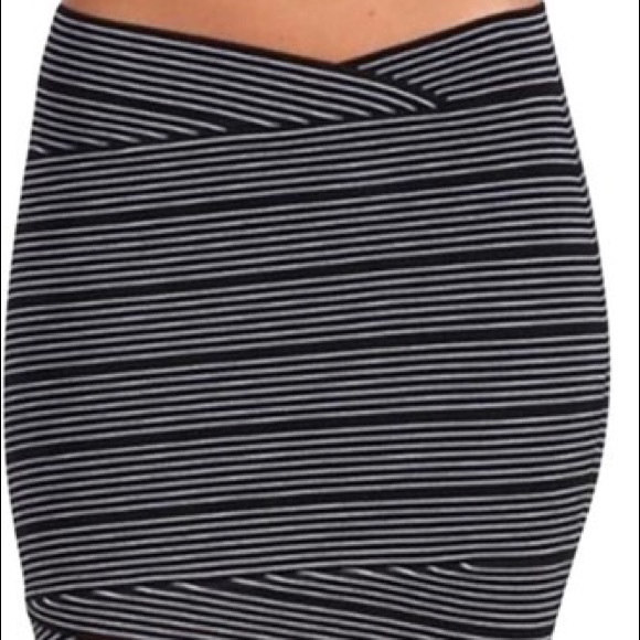 BCBGMaxAzria Alisa Bandage Mini Skirt Size XS - Picture 3 of 7